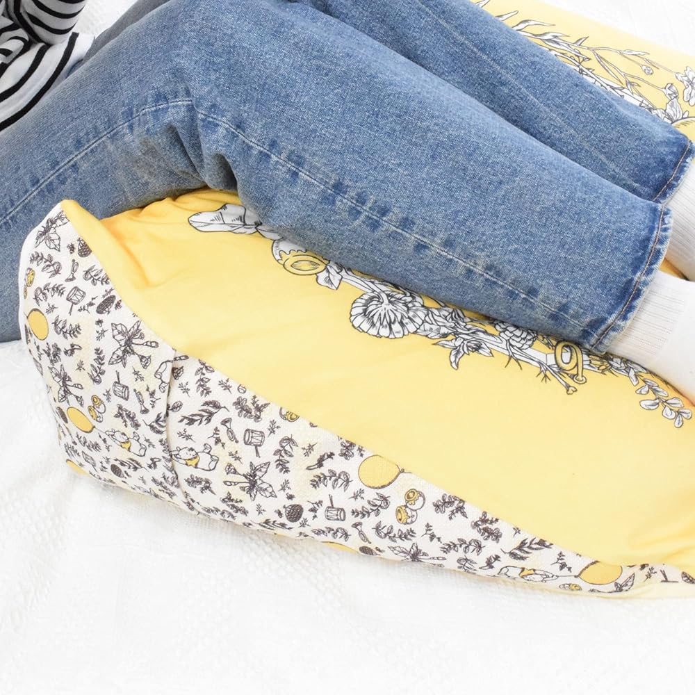 Moripiro Triangular Cushion Waist Pillow Winnie the Pooh Yellow 50x25x50cm Official Character Goods with Side Pockets Stylish Cute Fluffy Backrest Disney 4620639