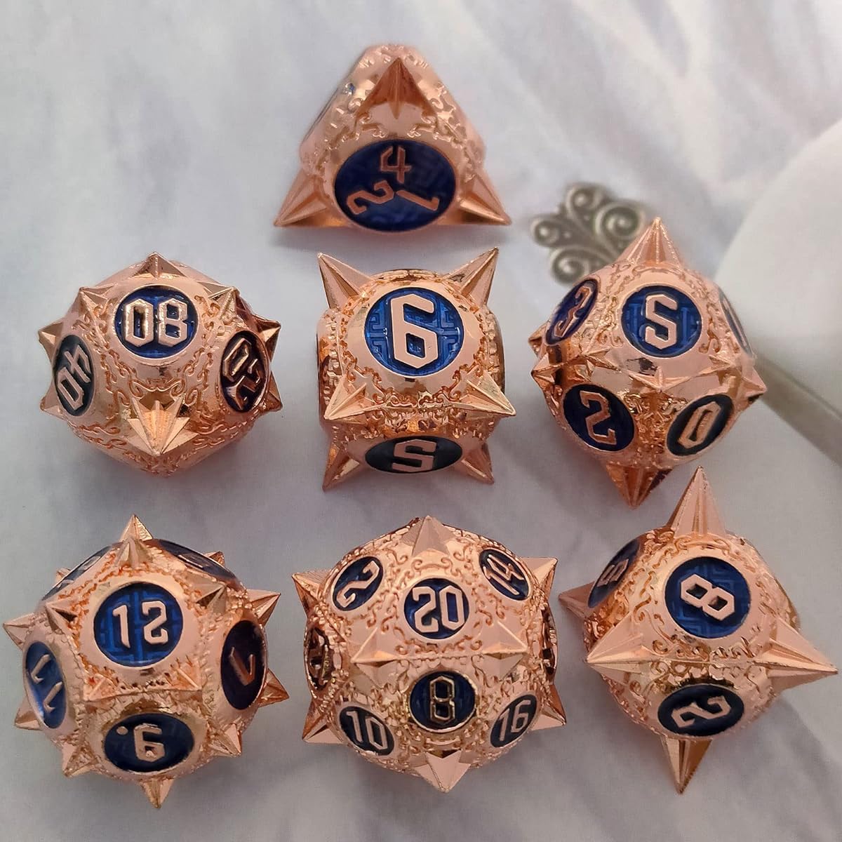 GIUADKXD Metal DND Dice Set - Polyhedral Solid Round Pointed D&D Dice 7 Piece Set Dungeons & Dragons Cosplay Dice Warhammer MTG Free Drawstring Leather Storage Bag (Red Copper Blue)