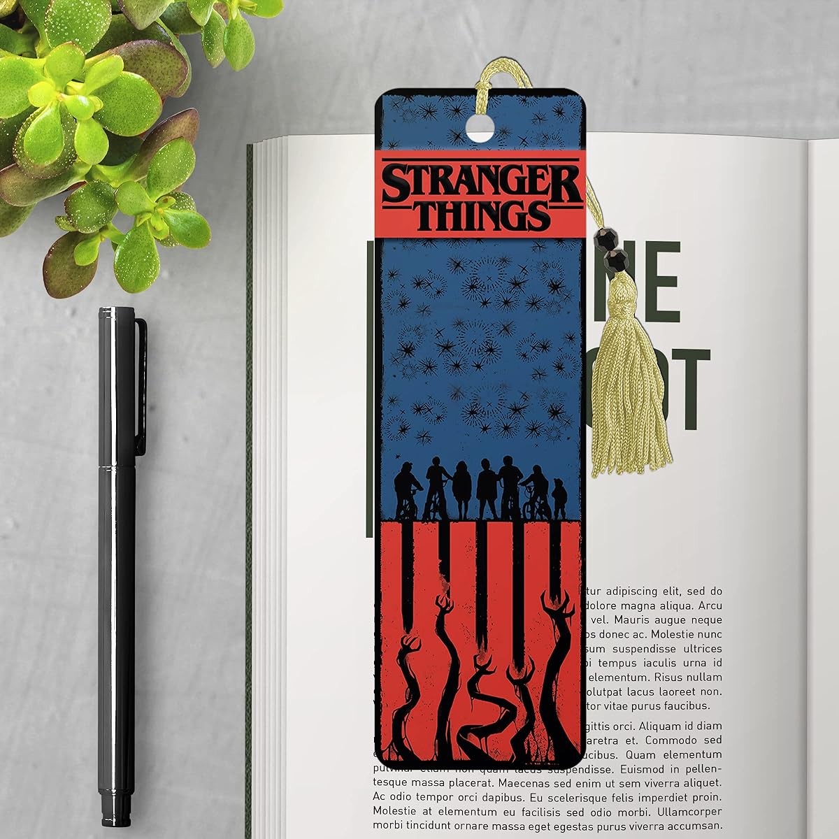Trends International Stranger Things 3 - Flag