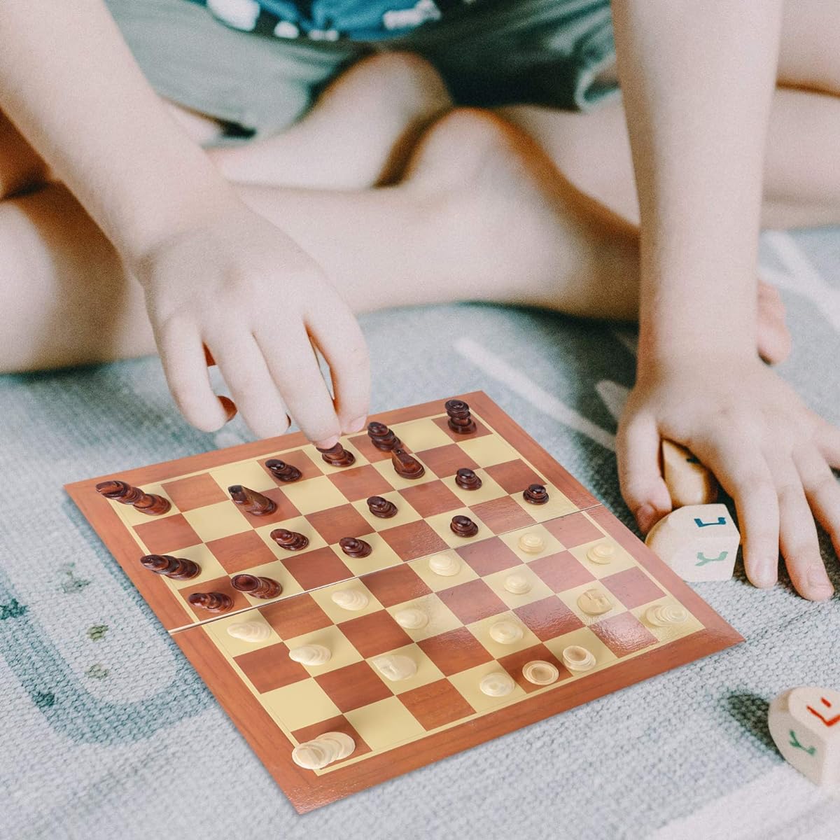 Toyvian Checkers Set, Wooden Checkers Board Game, Portable Educational Folding Chess Game for Kids and Adults