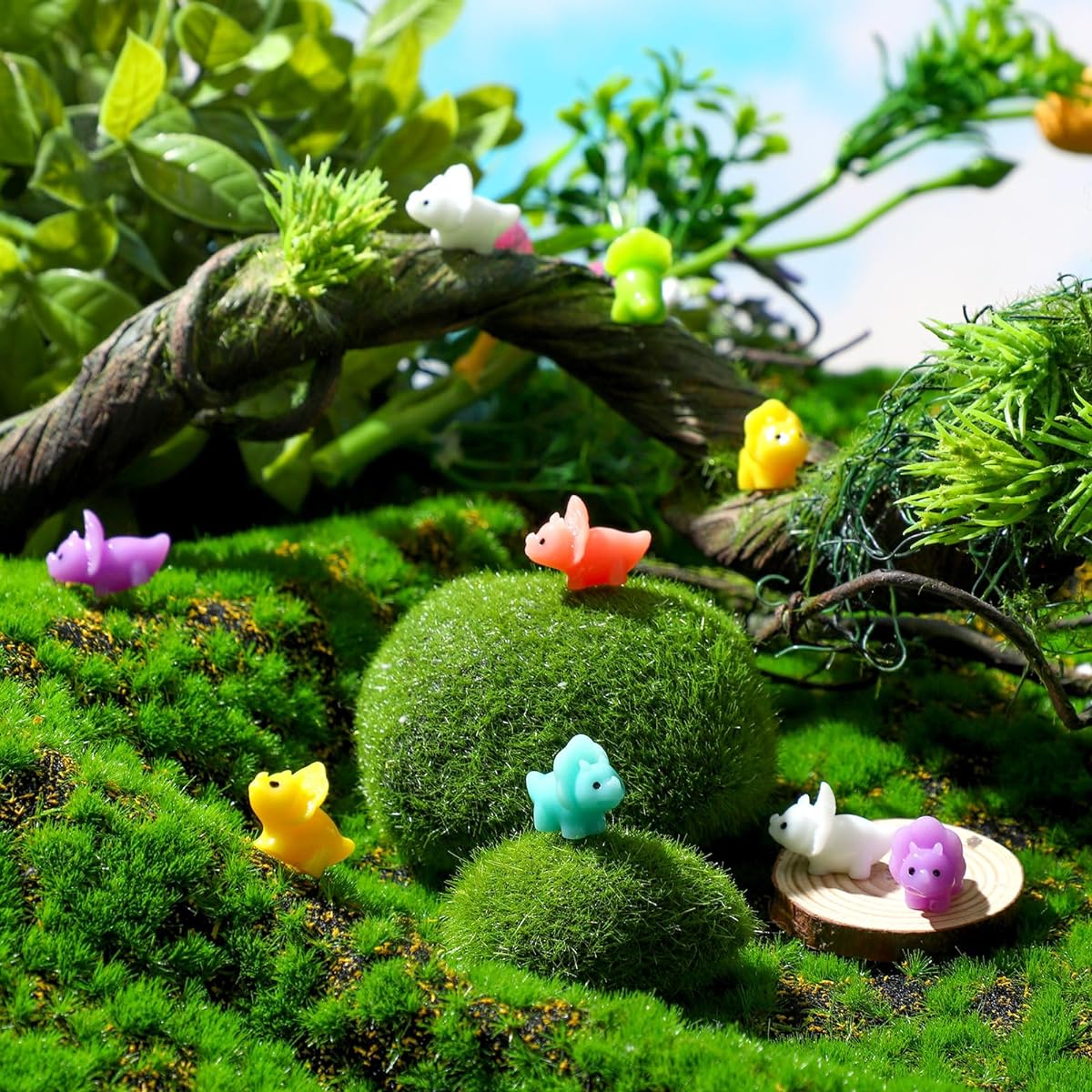 Soaoo Mini Dinosaur Figures 120 Pieces Mini Resin Dinosaur Figures Small Resin Animal Miniature Fairy Figurine Cute Micro Ornament DIY Fairy Miniature Garden Moss Landscape Craft Home Decoration