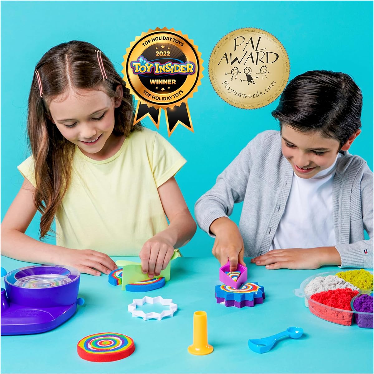 Deluxe Swirl N’ Surprise Playset, 2.5lbs of Play Sand (Red, Blue, Green, Yellow, White and Purple), 4 Tools, Sensory Toys for Kids 3 and up