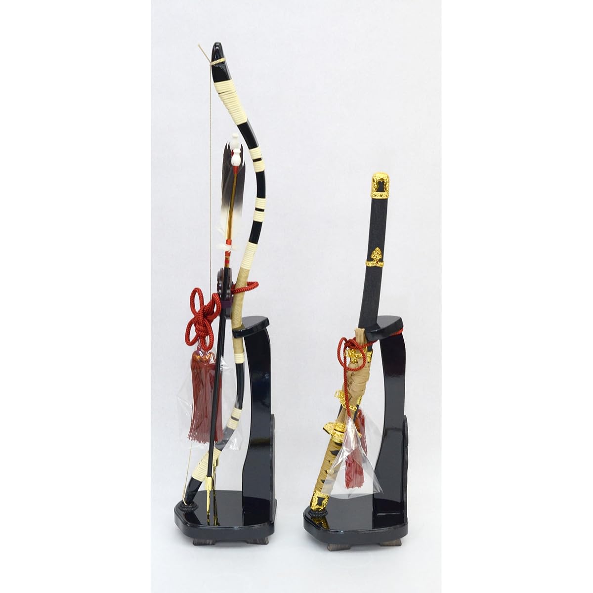 Bow and sword set, Red Musashi No. 23 (for May dolls)