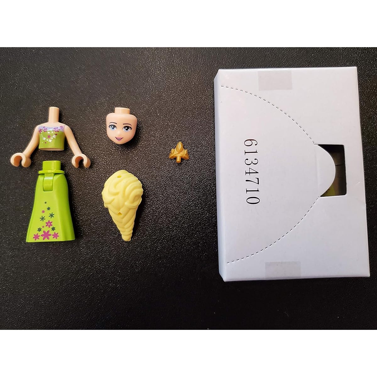 LEGO Disney Princess: Frozen Minifigure – Elsa – Lime Dress (Set 41068)