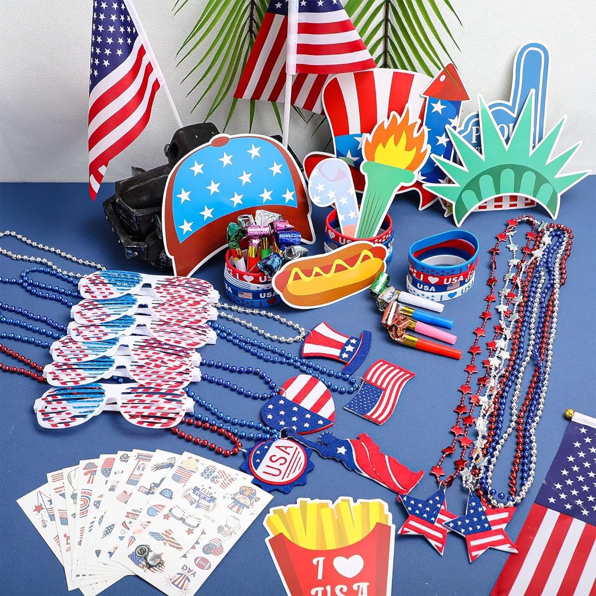 Batiyeer 178pcs Patriotic Party Favors Set for 4th of July Accessories Decorations Glasses Beaded Necklaces American Flag Tattoos Bracelets Photo Booth Props Noise Makers Independence Day Party Supplies