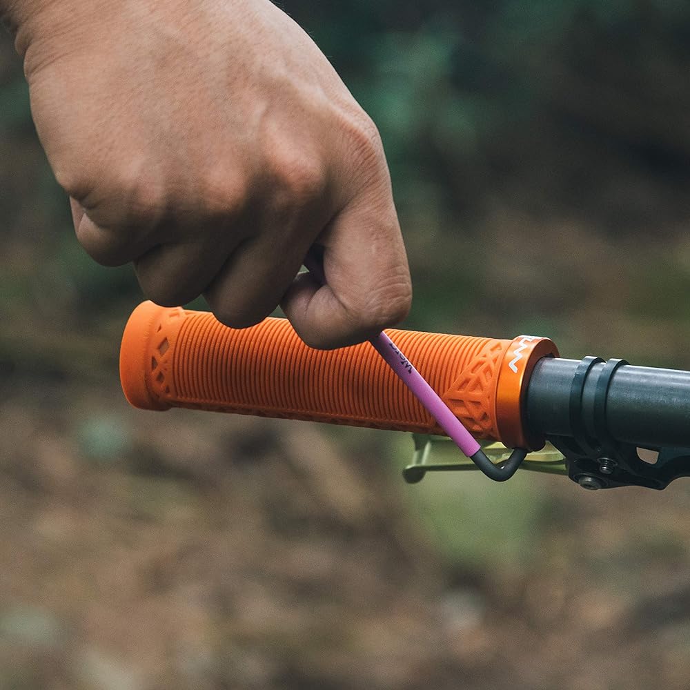 Funn Hilt Bicycle Handle Grips - Bike Grips with Lock-on Clamp on One Side - Suitable for Mountain Bikes, Cross Bikes, BMX Bikes, Made of Non-Slip Rubber, Ultra Light, Comfortable