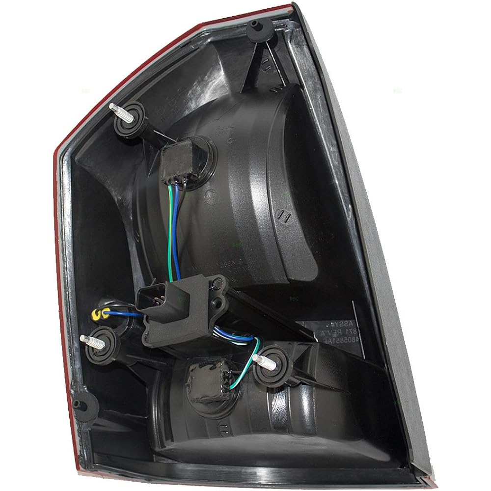 BROCK replacement passenger seat tail light 2005-2007 300 2.7L 3.5L 4805850AE