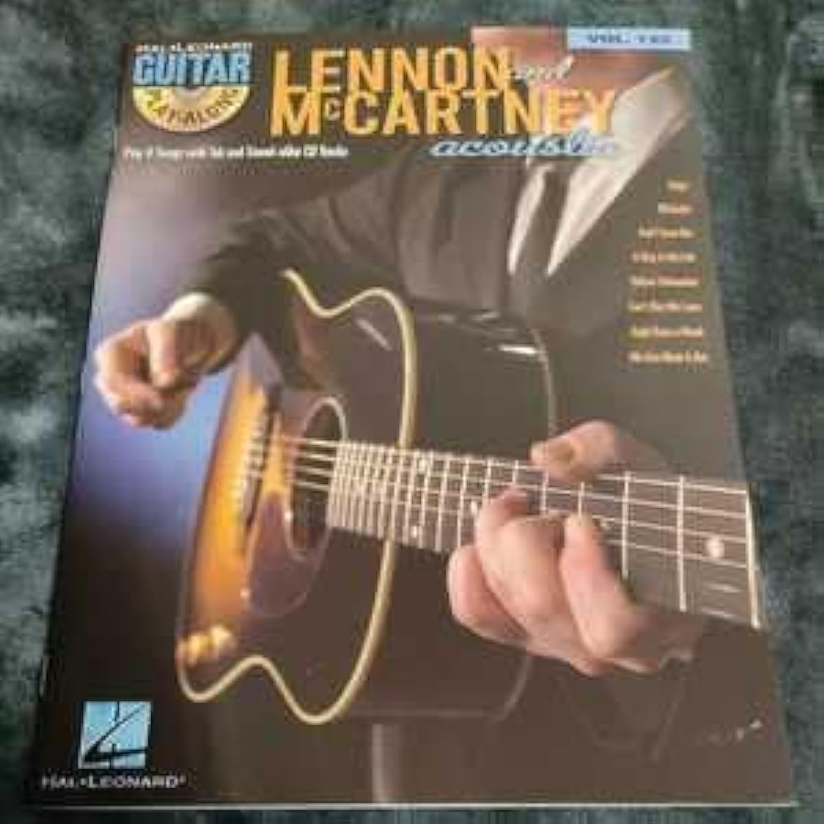 Acoustic guitar score (CD and TAB included) Imported sheet music Easy payment