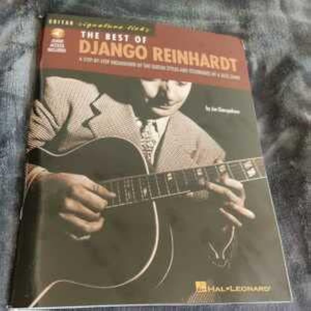 DJANGO REINHARDT Guitar playing TAB score with web sound source DJANGO REINHARDT SIGNATURE LICKS Imported sheet music Easy payment