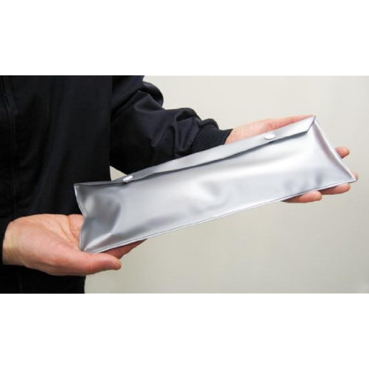 Support the Japan national team with this high-quality Tetoron flag, Hinomaru, 120cm extendable pole set and water-repellent finish [flag size 70 x 105cm] Made in Japan