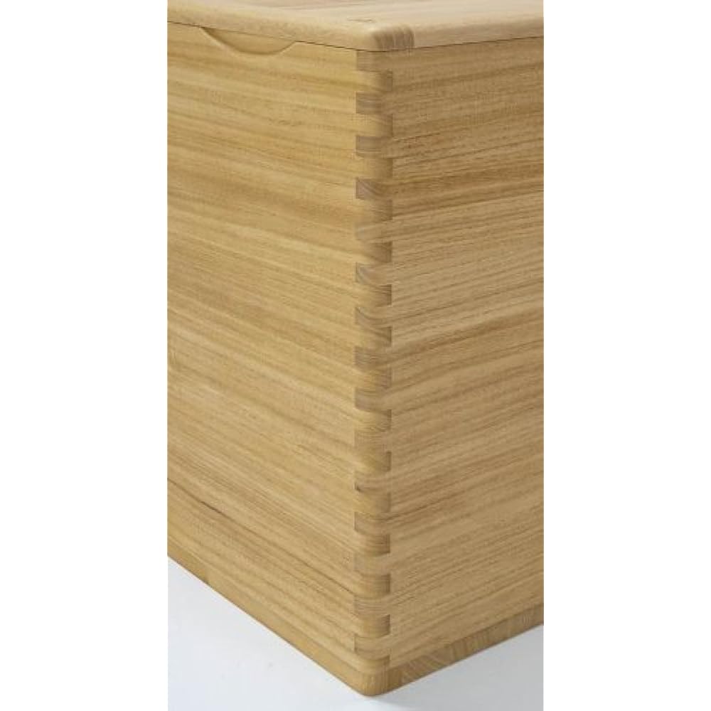 [Paulownia rice jar] The skill of paulownia chest craftsmen from Kamo City, Niigata, a rice-producing region, is alive and well.Paulownia rice jar 10kg