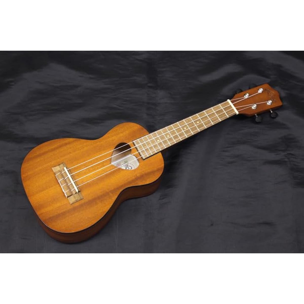 LEHO LHUS-MM-HEART Soprano Ukulele, also suitable for beginners