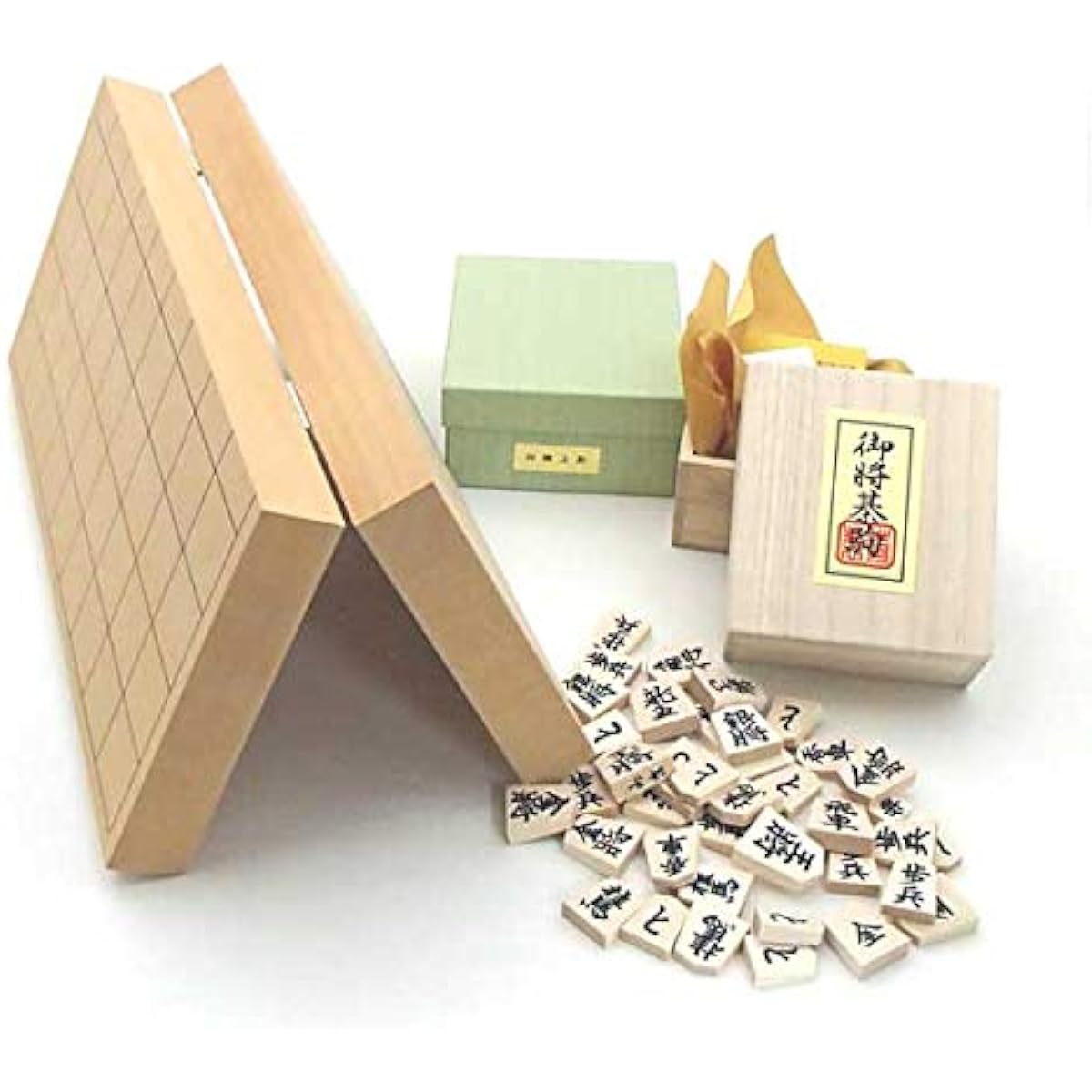 Shogi board set: Super thick (approx. 3cm) Shinkei 10-go folding shogi board and Yamagata Tendo's official style white camellia carved pieces (in a paulownia box)