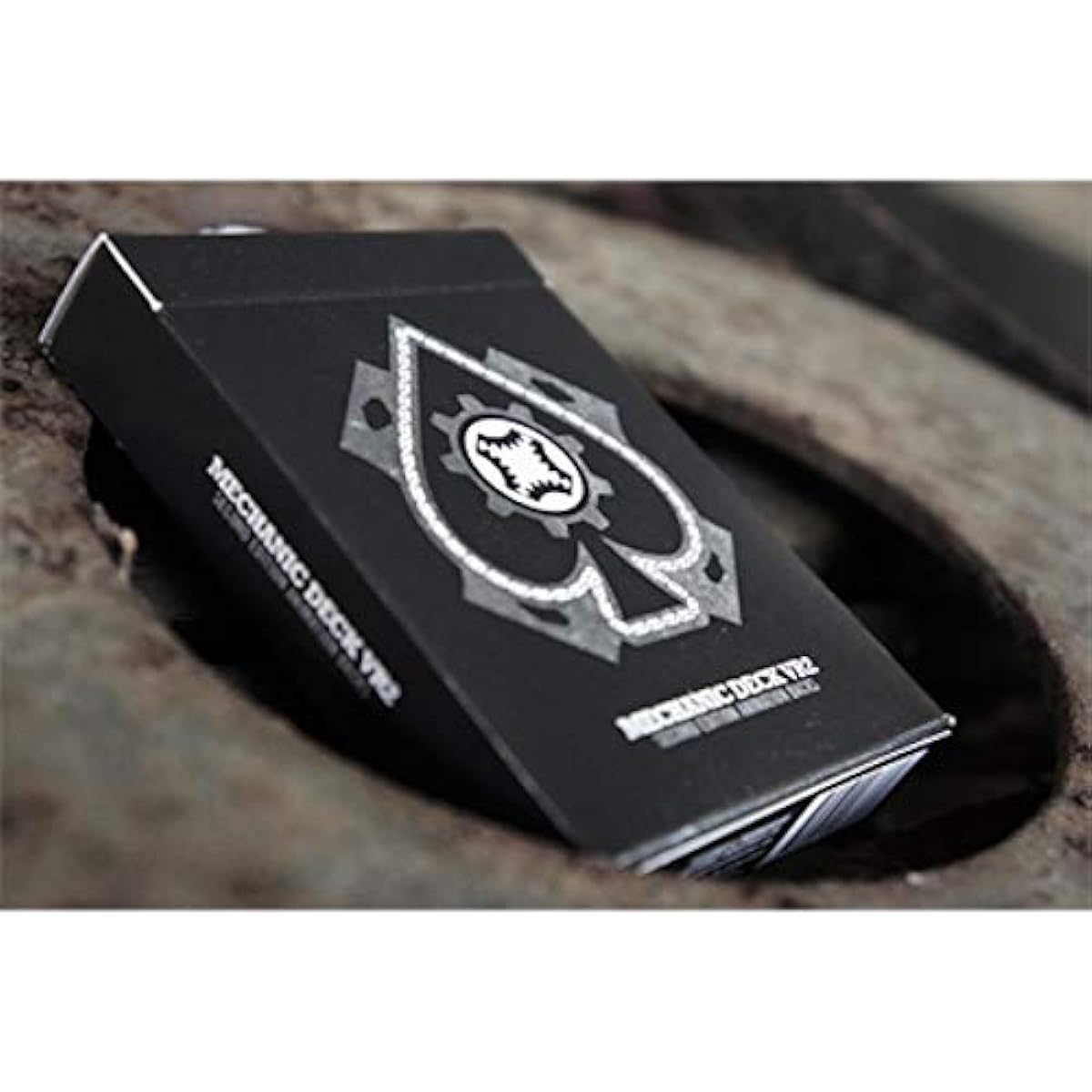 Mechanic Deck VR2 by Mechanic Industries - Trick by MJM Magic, Inc. [Parallel Import]