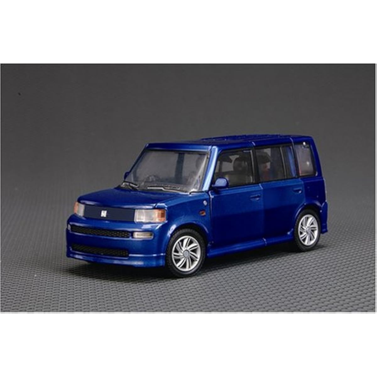 Transformers Skids feat Toyota bB BT-16