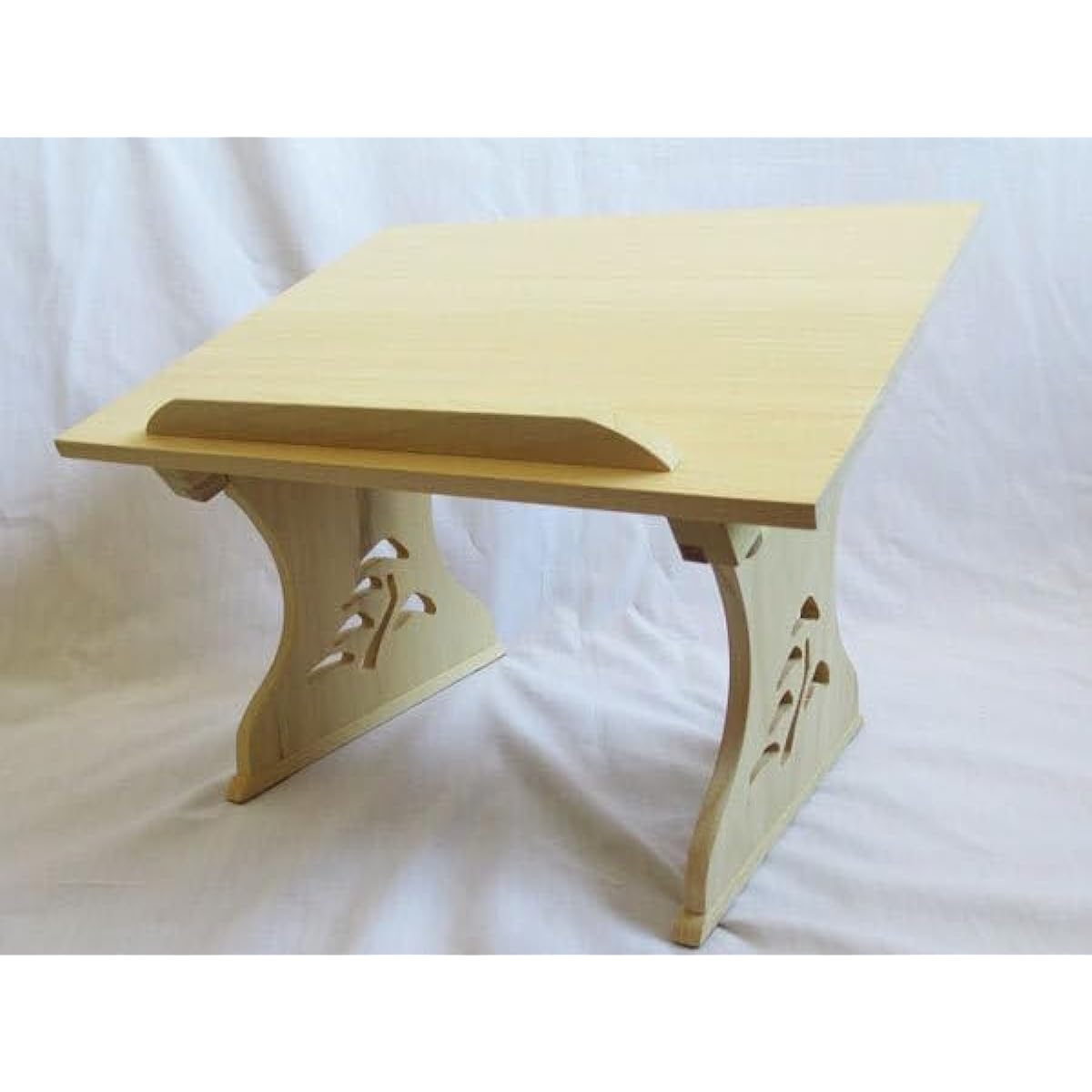 Folding seated openwork stand for Japanese music, with case