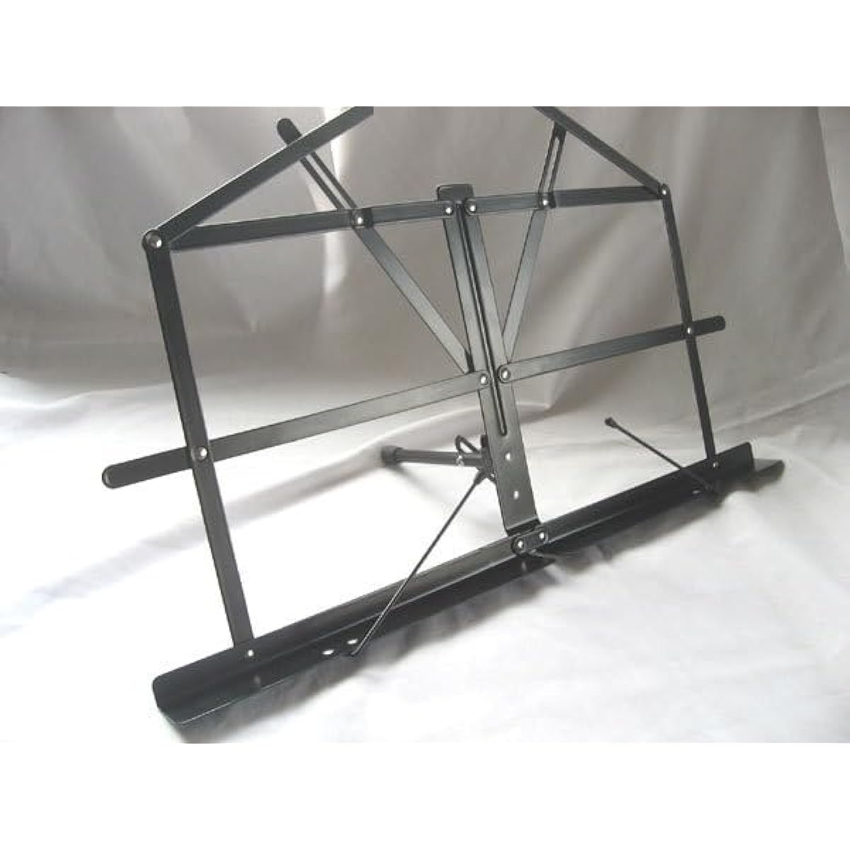 Set of 5 tabletop music stands, tabletop viewing stand with case, adjustable angle