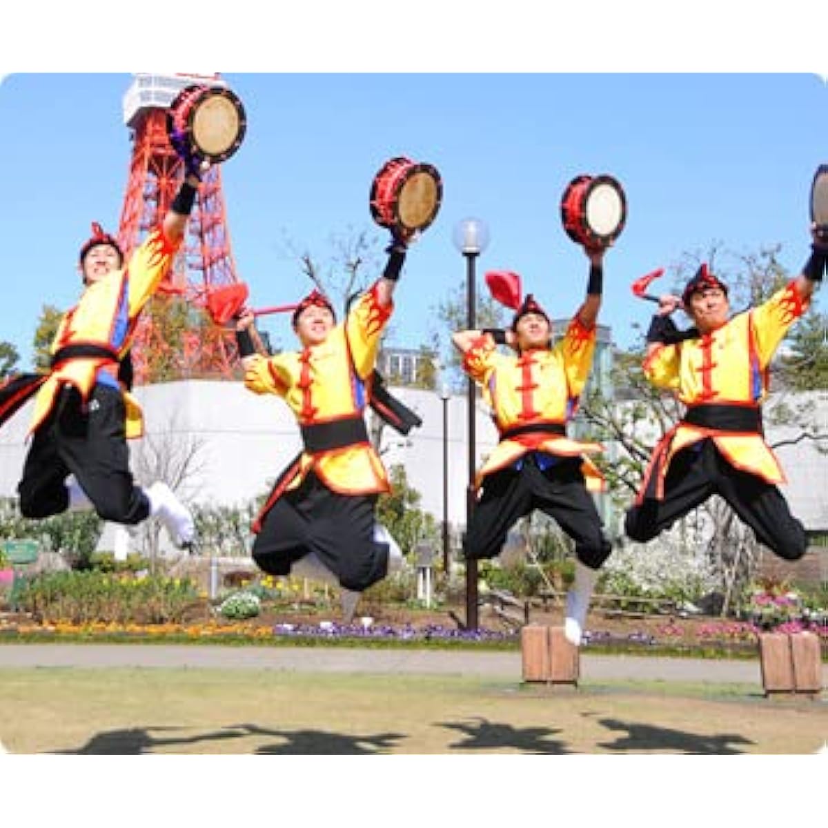 This is a 25cm shime taiko drum, essential for Okinawa Eisa, and comes with a plectrum.