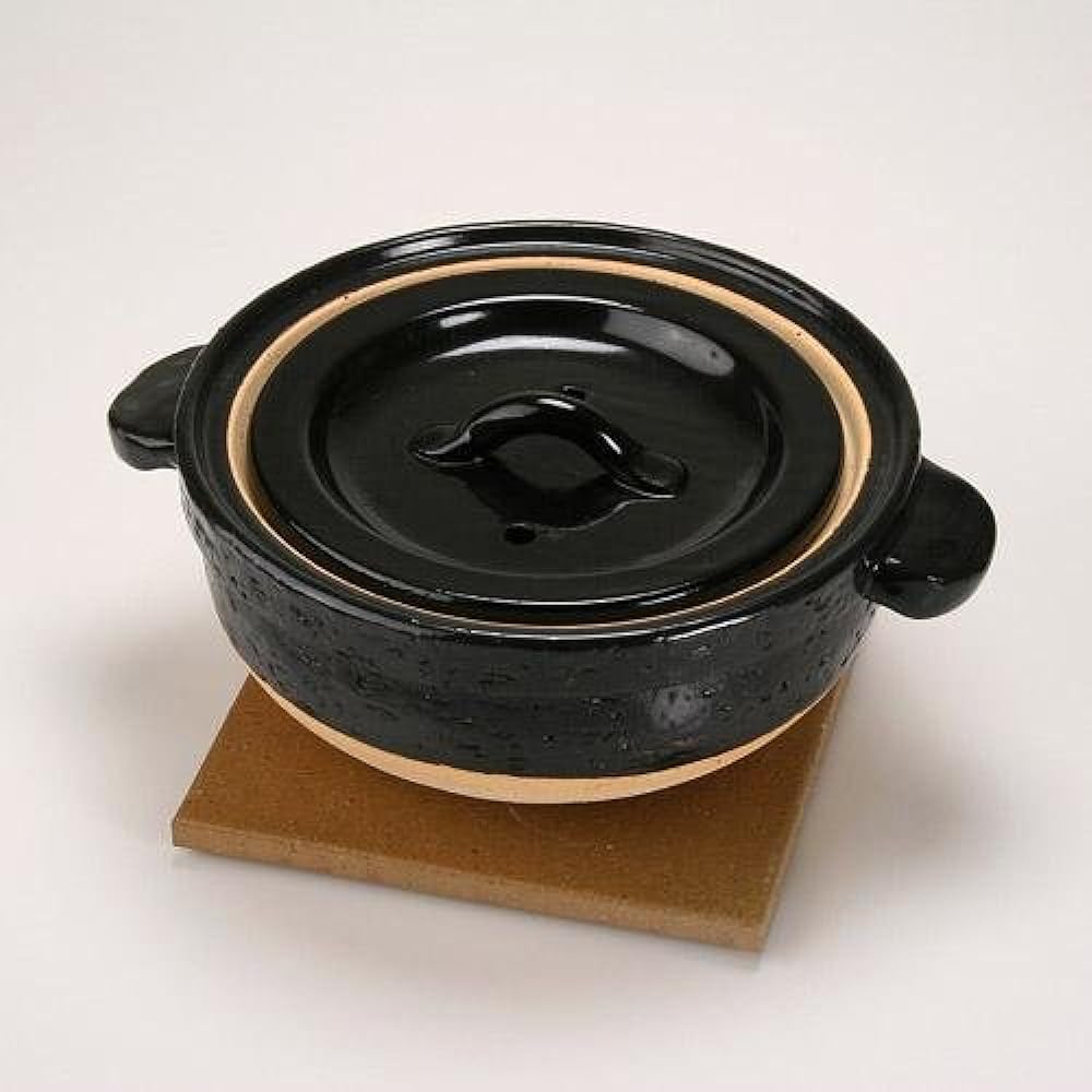 Made in Japan Iga ware Hasenen Kamado-san 3-cup cooker was introduced on TV.