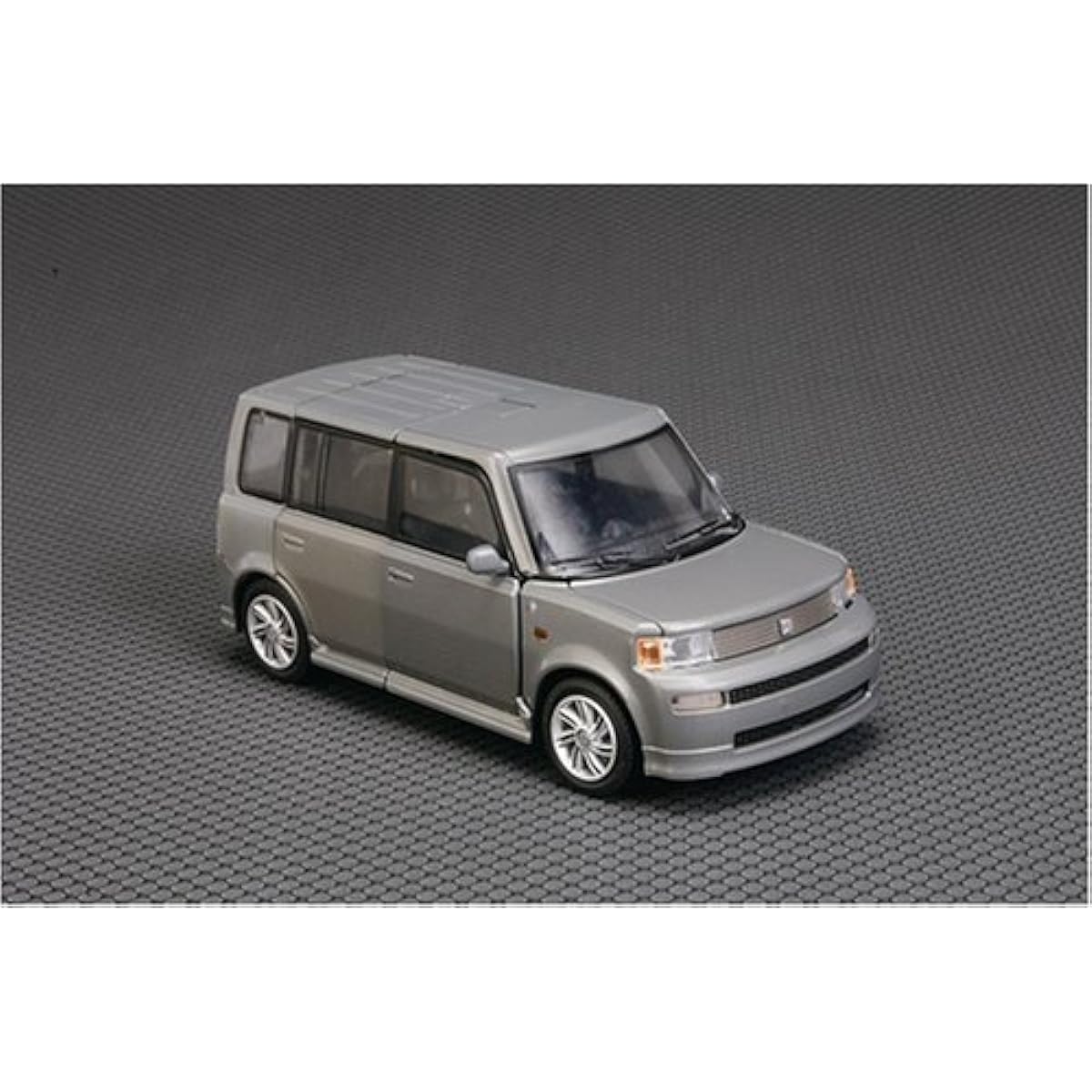Transformers Broadblast feat. Toyota bB meets Lumina BTA-3