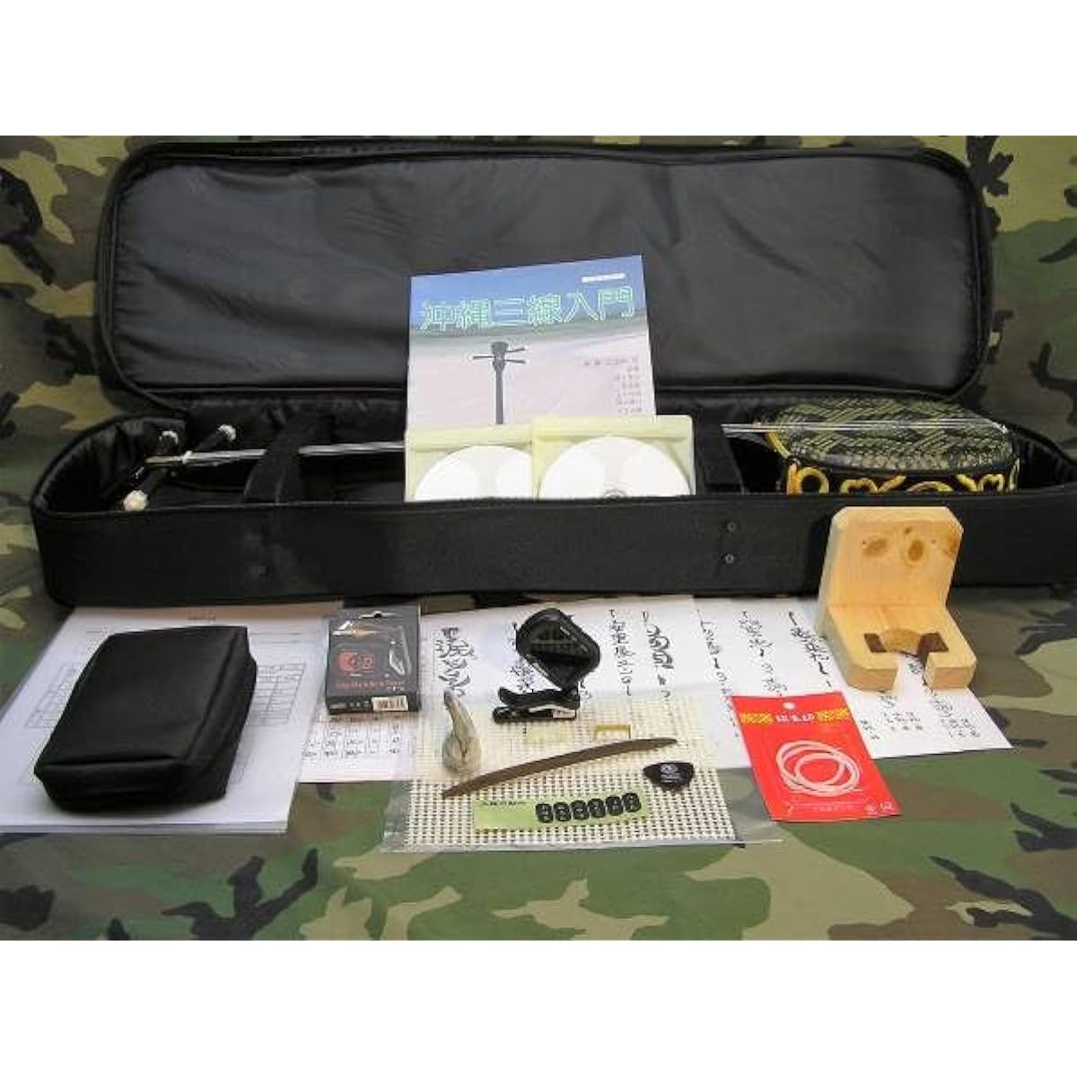 Okinawa shamisen luxury beginner's set, double-sided artificial skin, instruction book, tuner, shamisen rack, soft case, and many more