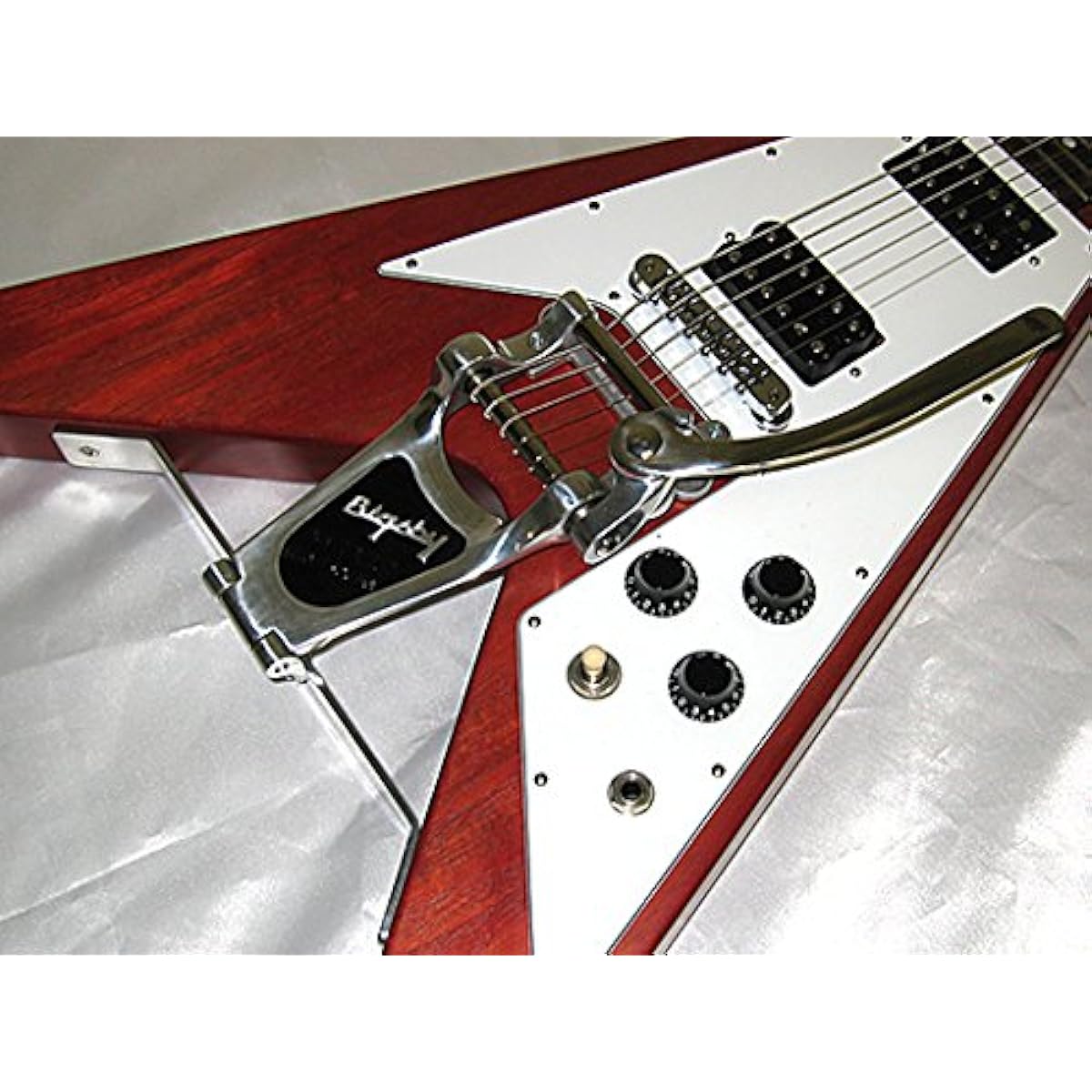 [Domestic regular product] VIBRAMATE V7-VW Bigsby B7 dedicated mount kit Compatible with Flying V [V7-VW]