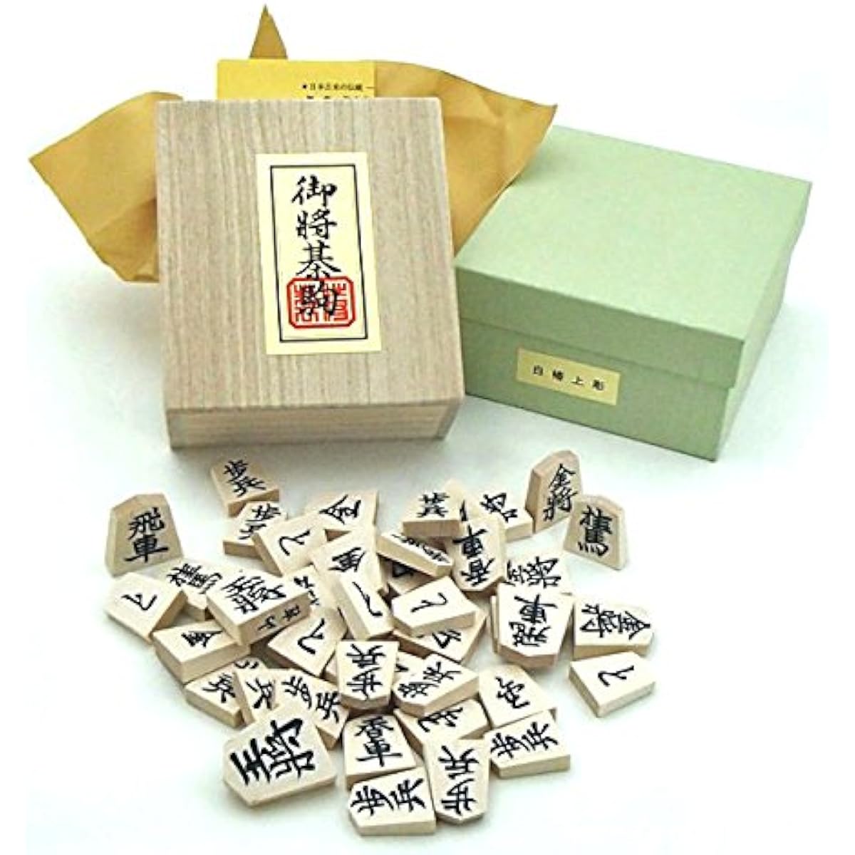 Tendo shogi pieces, carved pieces in official font, carved on white camellia, in paulownia box