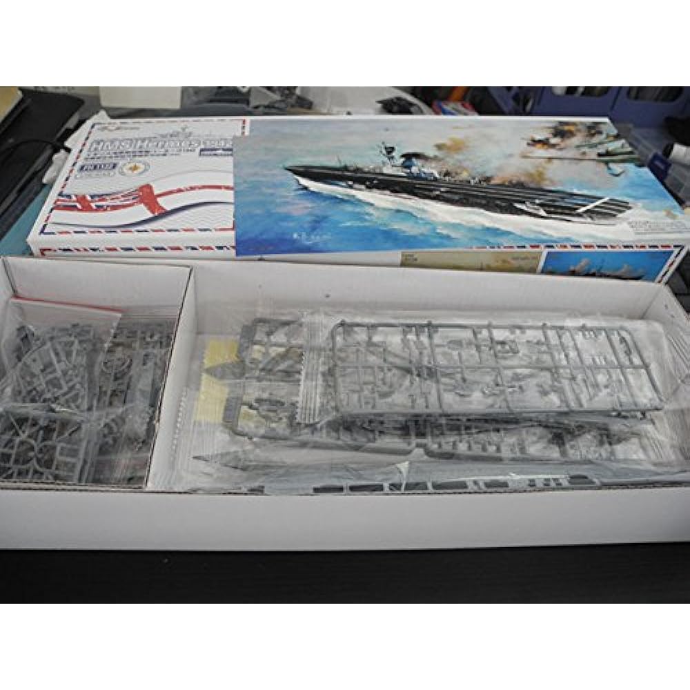 Flyhawk Model 1/700 Royal Navy Aircraft Carrier HMS Hermes Plastic Model FLYFH1122