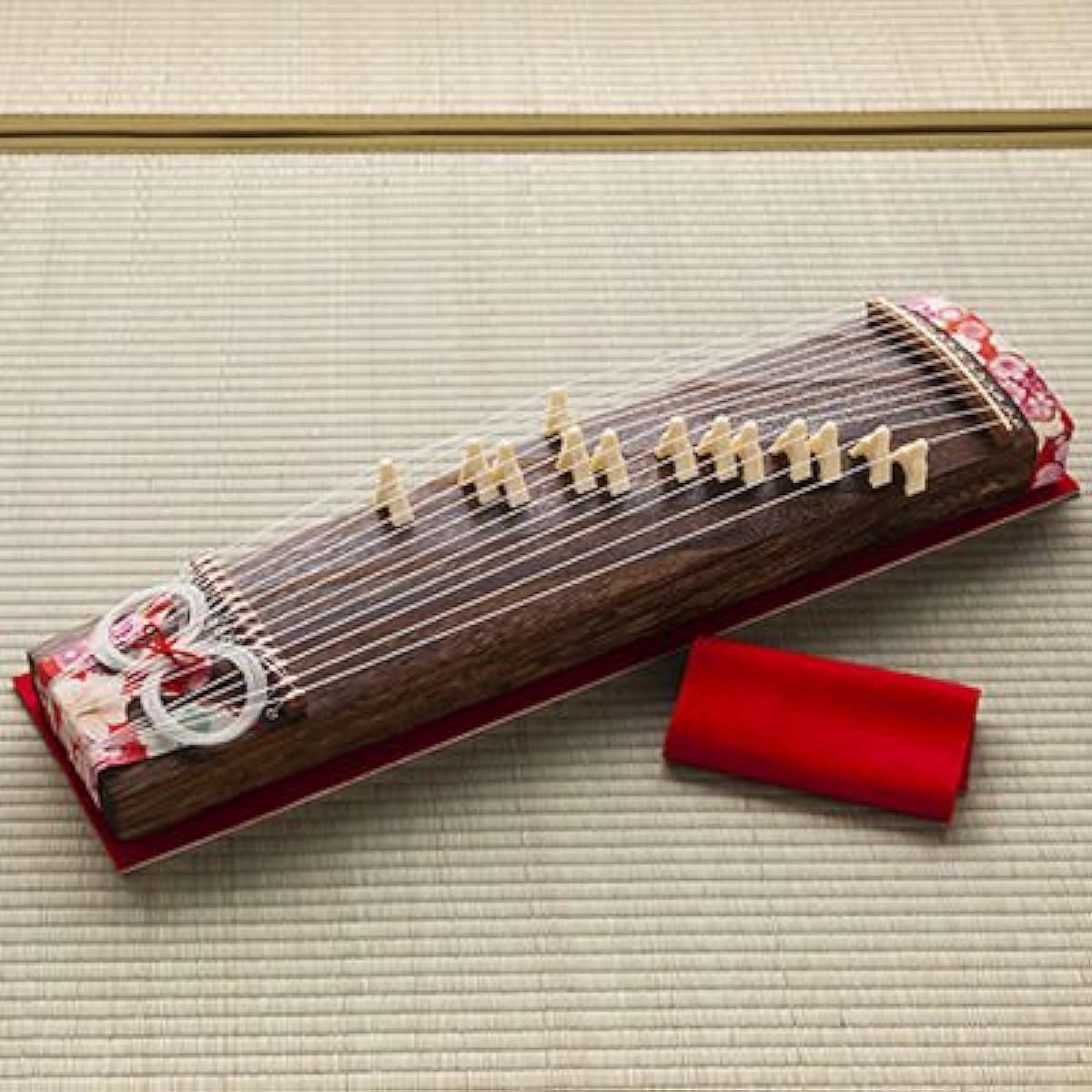 Koto Koto Ornamental mini koto “Kotaro-kun” An ornamental mini koto made with great care by one of the few existing koto workshops in Japan.