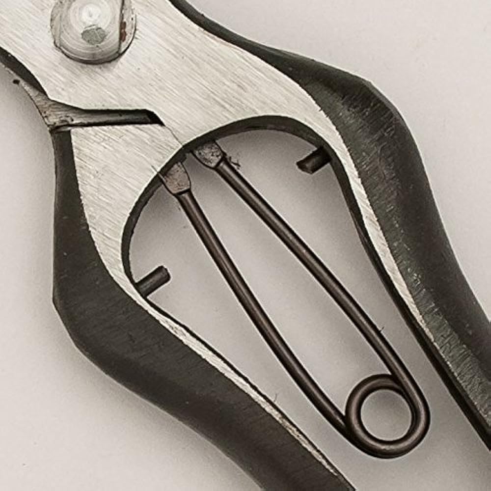 Tohoku Uchihamono Shinkunimitsu Pruning shears <B type> 9 inch metal clasp