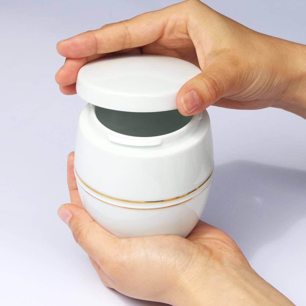 Arita porcelain urn for hand-held memorial services and ashes (urn), ashes container, white porcelain gold color ~ Hakujikinsai ~ Comes with a burial bag