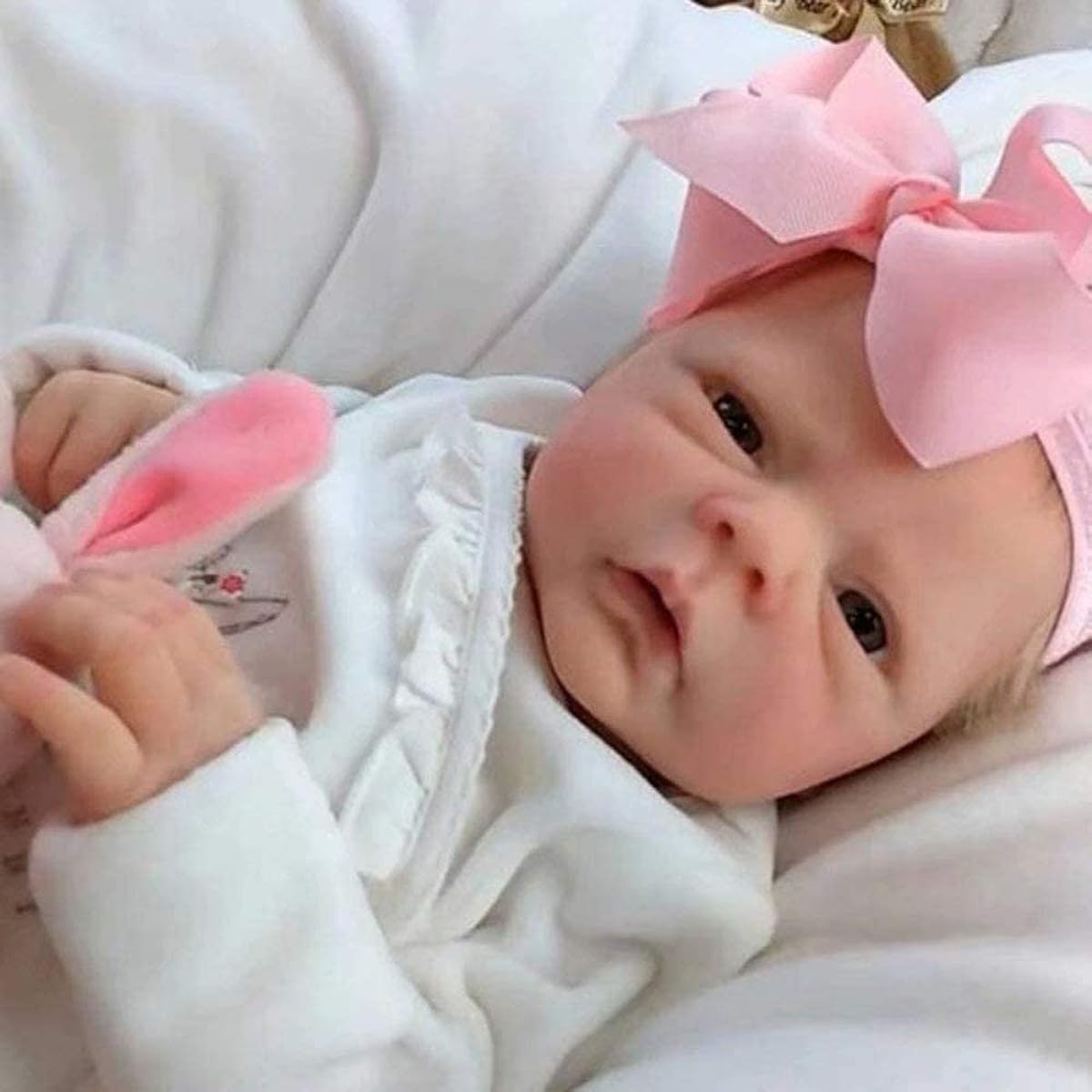 EURORA Reborn Baby Doll Girl 18 Inch Silicone Reborn Doll Girl Vinyl Silicone Body Sweet Girl Reborn Baby Doll with Clothes and Bottle Gift for Kids Ages 3+