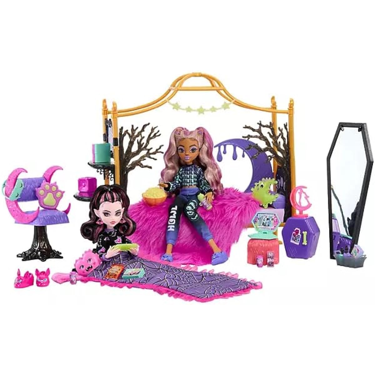 Monster High Creeover Bedroom Playset with Draculaura, Clawdeen Wolf and 20+ Fab Loo Pieces for the Ultimate Creep-tastic Experience