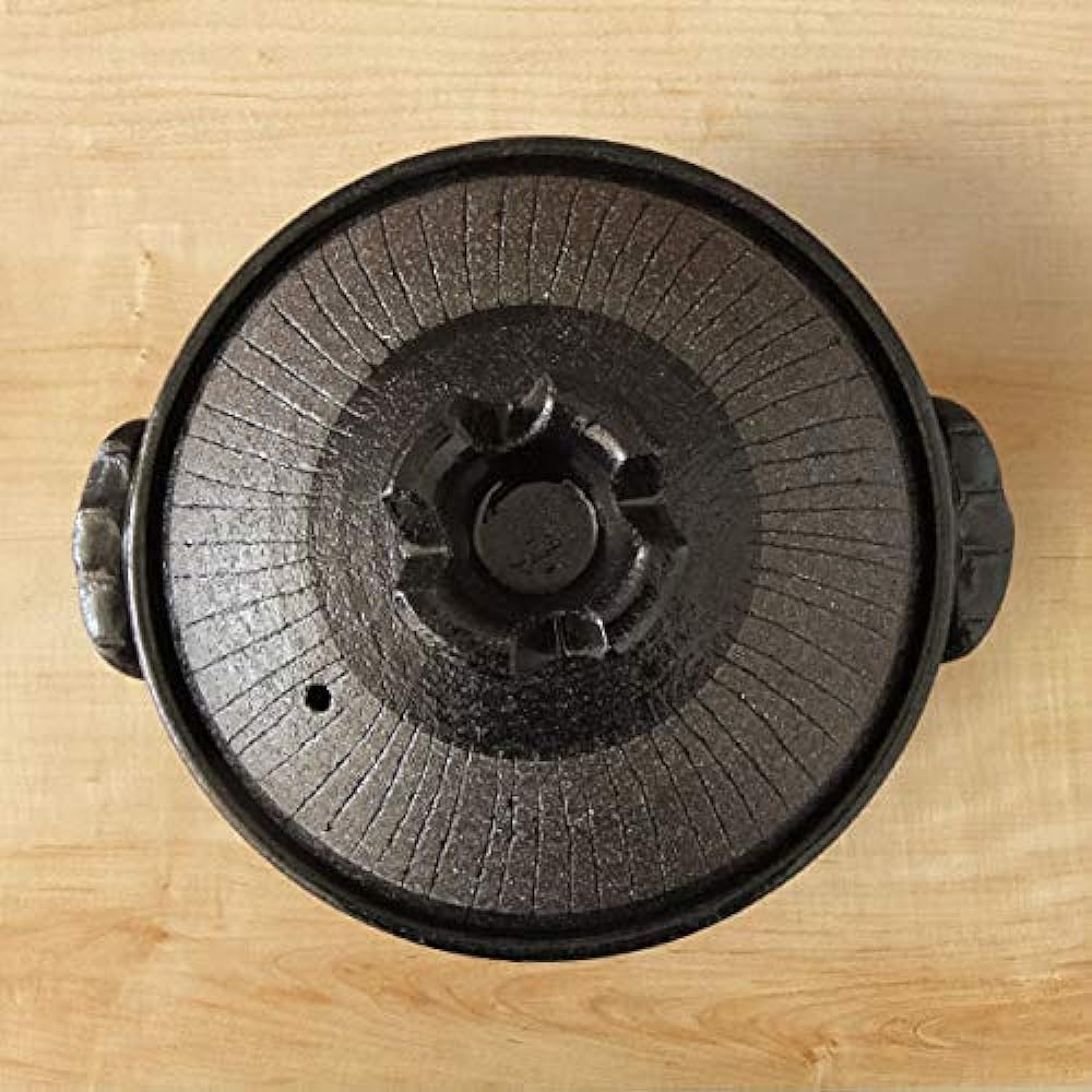 Mino Sarara Heat-resistant black jukusa deep earthen pot No. 8 for open flame use, for 2 to 3 people
