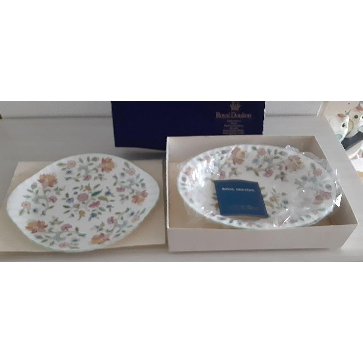 Mint Haddon Hall Plate and Ball Set DJ