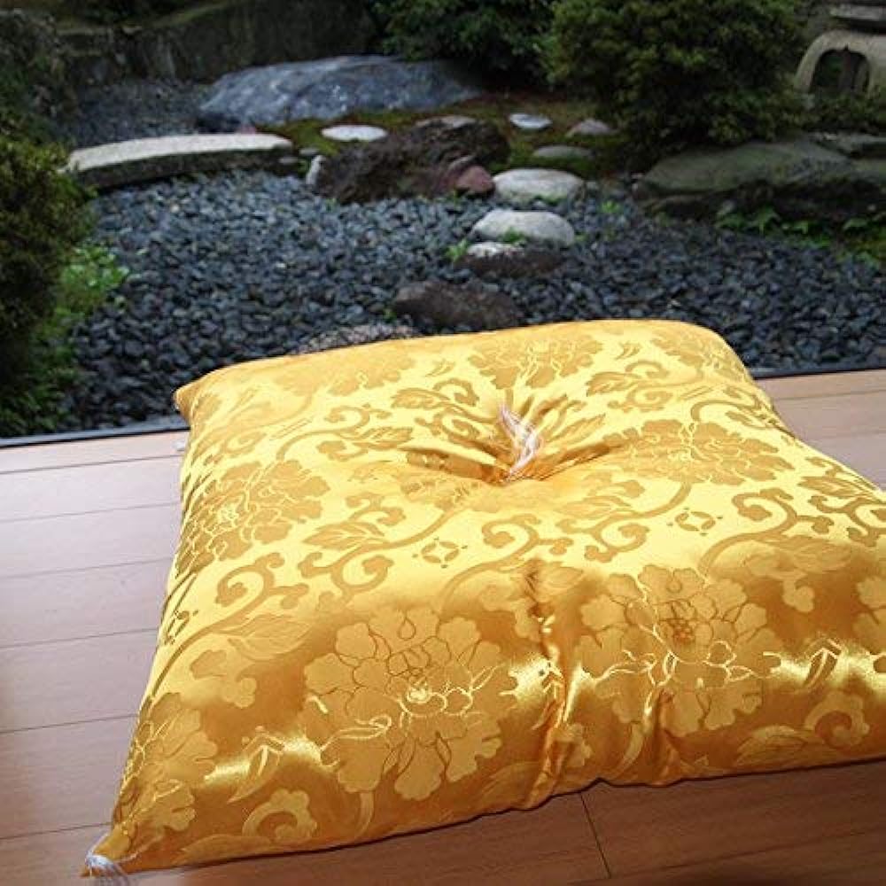 Made in Japan Kaloyan Donsu Celebration Zabuton 80 years old, 88 years old, 90 years old 67 x 68 ``Zabuton for memorial services, Buddhist altars, Buddhist altars, temples'' (yellow)