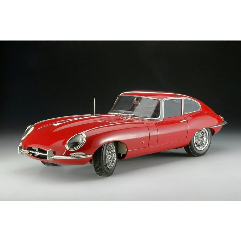 German Revell 1/8 Jaguar E Type Limited Edition Plastic Model 07717