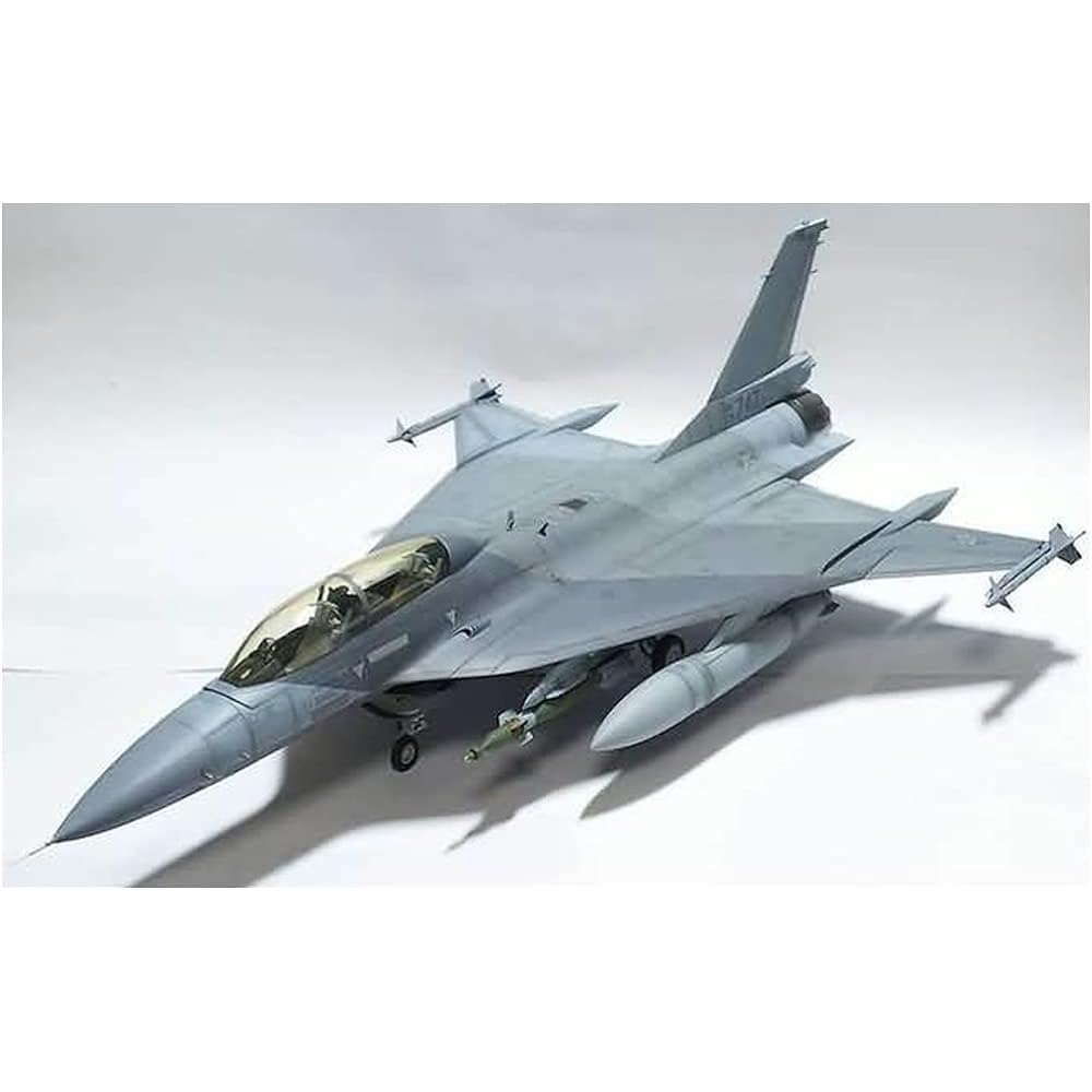 Kinetic 1/48 US Air Force F-16XL2 two-seat prototype tactical fighter plastic model KNE48086