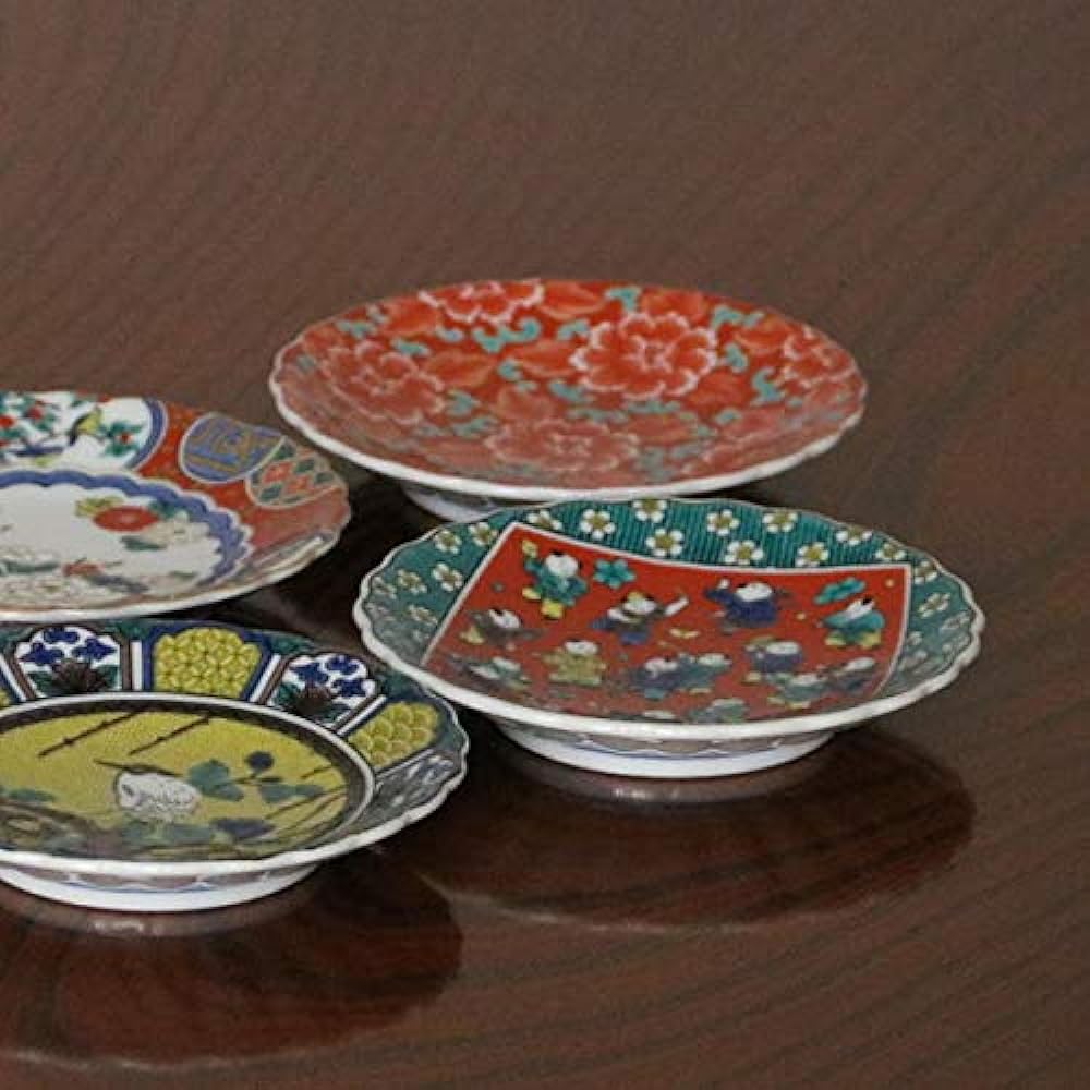 Kutani ware Seikou kiln No. 3 Chrysanthemum plate set (Set of 5 small plates) Period painting style SK-408