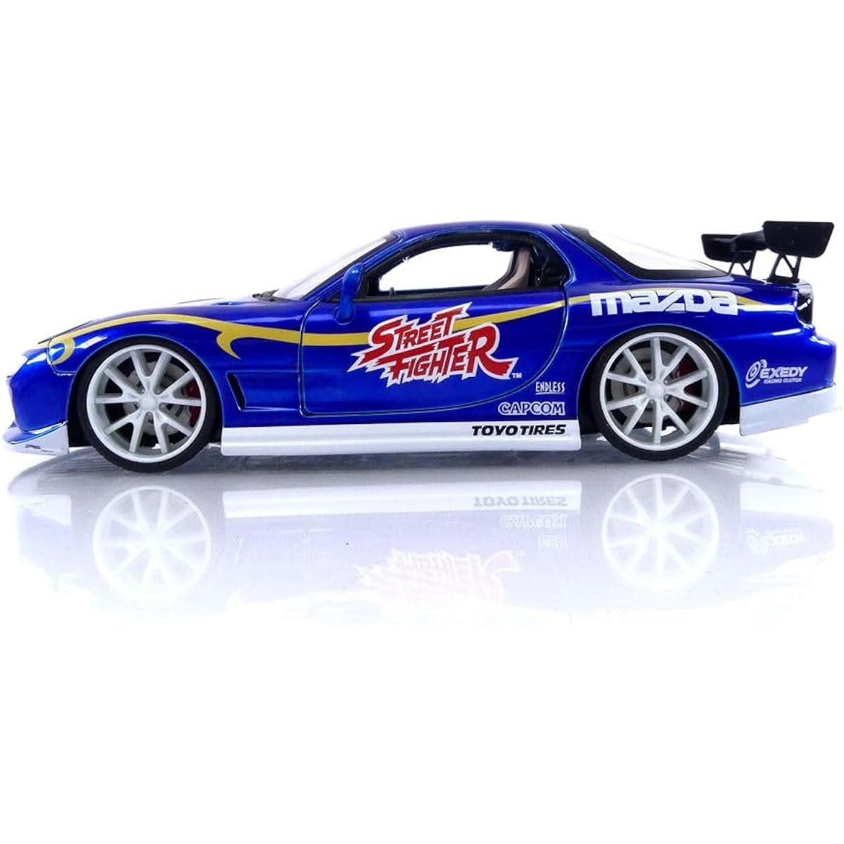 Street Fighter 1:24 1993 Mazda RX-7 Diecast Car & 2.75" Chun-Li Figure Kids and Adult Toys
