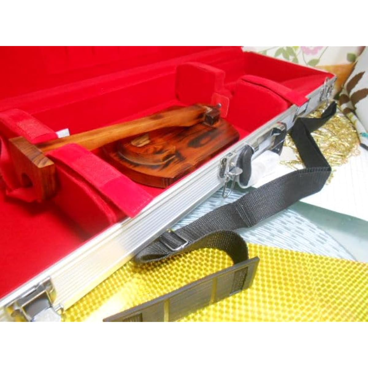 Aluminum hard case with shoulder strap for Okinawan sanshin and sanshin stand