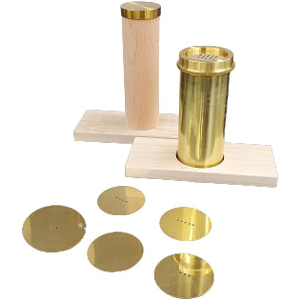 Endo Shoji TKG Squeezer Odamaki Large Width x Depth x Height (mm) 160 x 68 x 170 Inner Diameter (mm) 47 Includes 6 plates for squeezing ingredients such as Mont Blanc Professional item Commercial use WOD01001