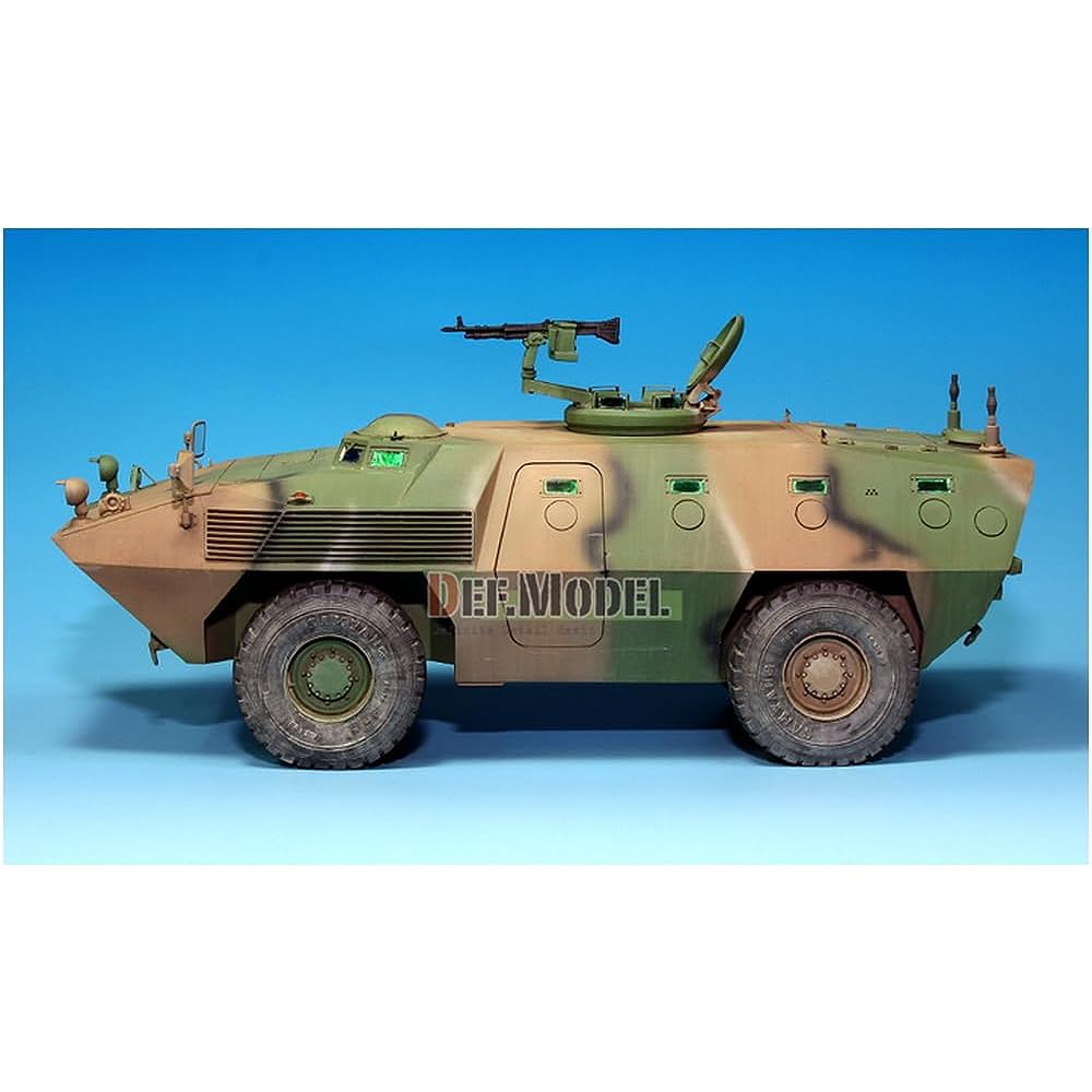 DEF.MODEL Differential Model 1/35 Current Korean KM900 Light Armored Vehicle Full Kit Resin Kit DK35002