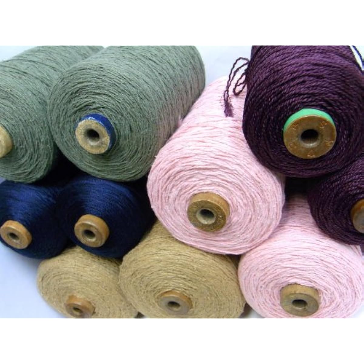 Lucky Bag (Silk/Silk Blend) (Set of 2-3 Rolls) A must-see for those who want to have a variety of threads on hand!