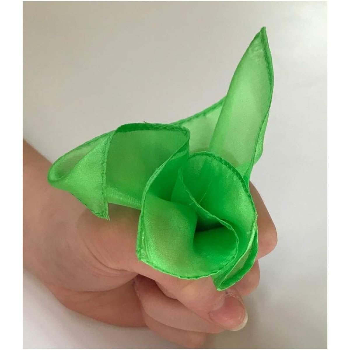 London Magic Works Magician's Silk with Tricks (Green, 6 inches)