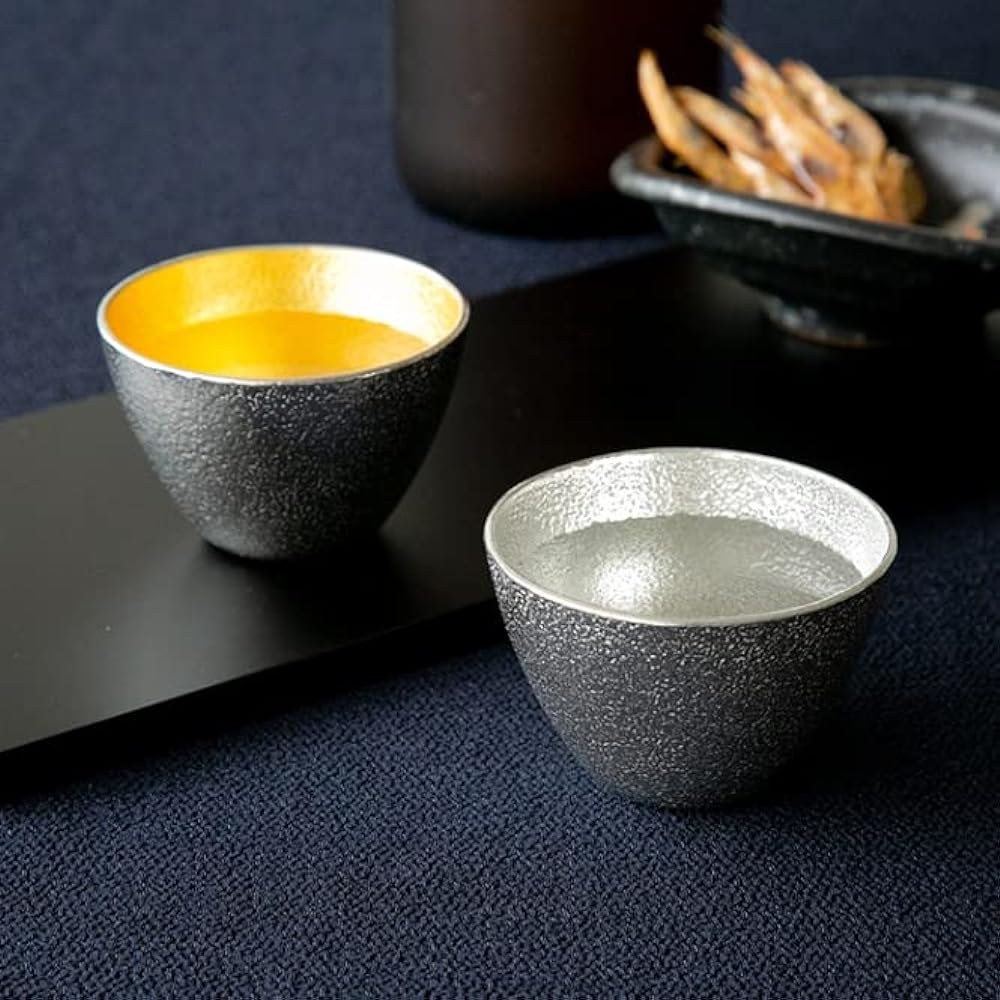[Wrapped with Nousaku Japanese paper] NOUSAKU Katakuchi medium (1 cup) Guinomi tin/gold set of 2