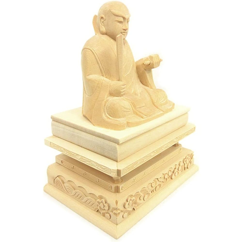Kurita Specialty Buddha Statue [High Priest] Nichiren Saint Seated Statue 3.0 inches (Total Height 19cm, Width 15cm, Stand Depth 10.5cm) High-grade Japanese Cypress Wood Carving Square Stand 15071