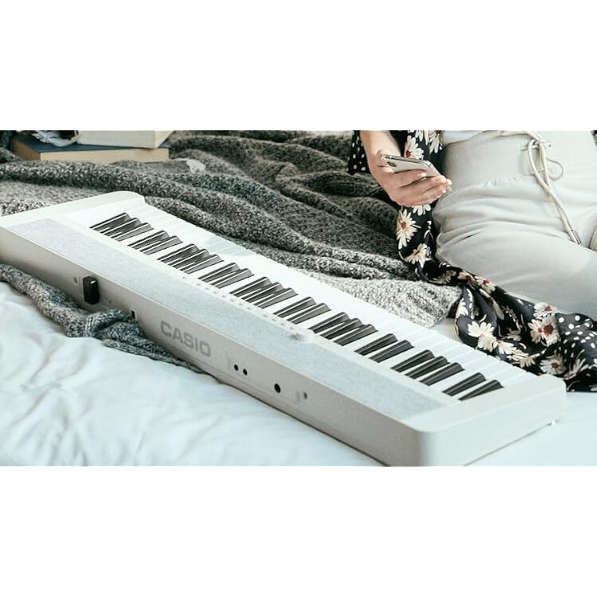 [Ready-to-use pedal and headphone set] CASIO Casiotone keyboard electronic piano 61 keys CT-S1 music stand included CTS1 (WE (white) pedal and headphone set)