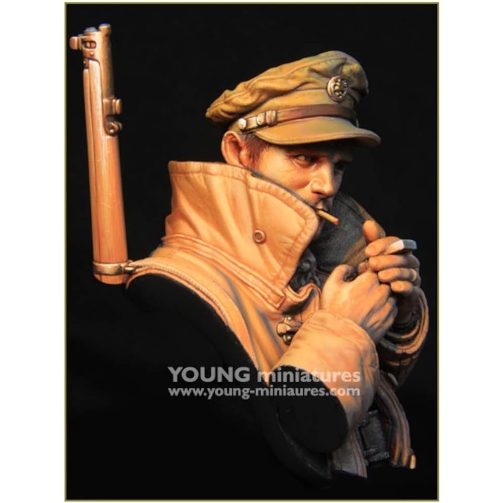 Young Miniature 1/10 World War II British Army LRDG Member North Africa 1942 Twilight Wanderer Bus and Model Resin Kit YM1888