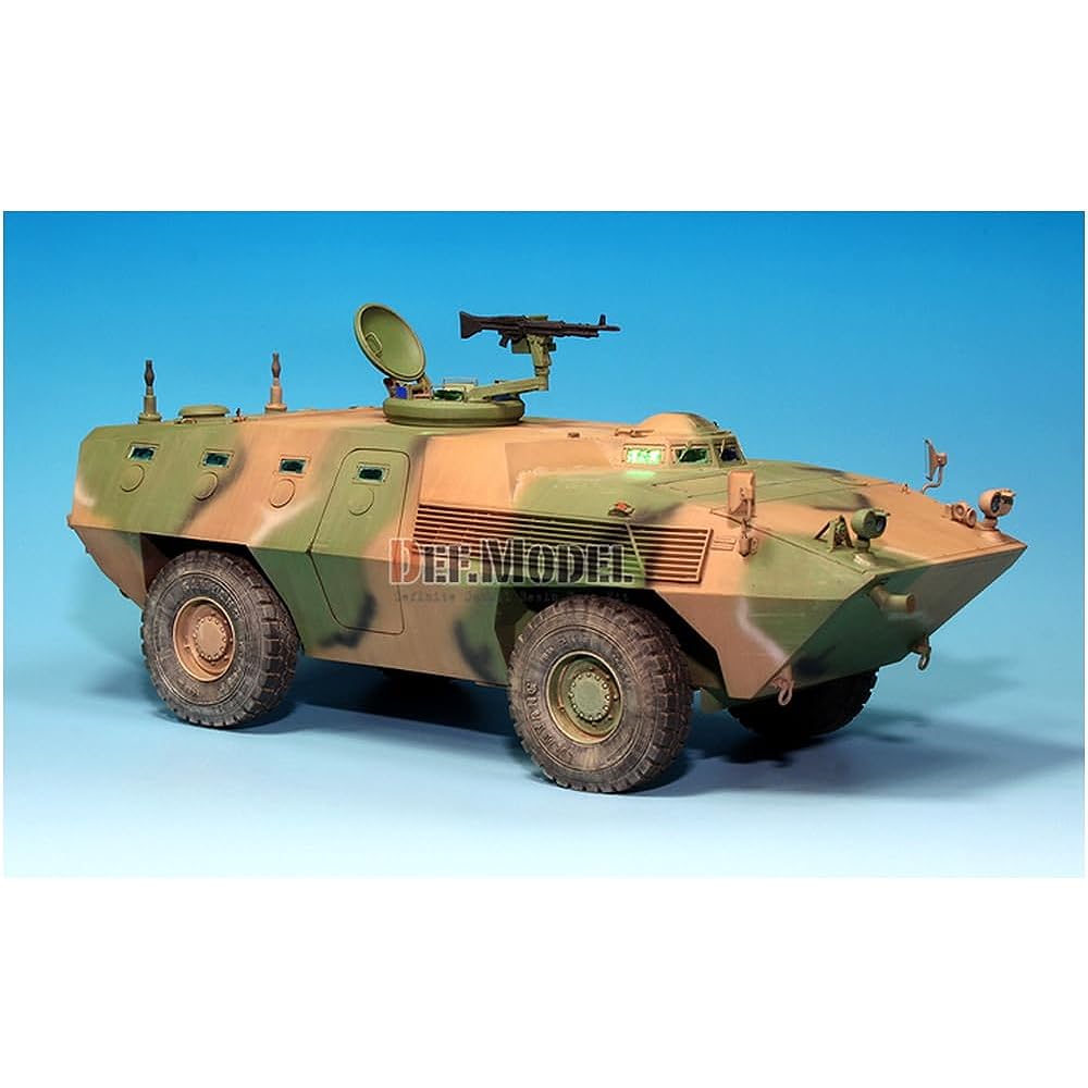 DEF.MODEL Differential Model 1/35 Current Korean KM900 Light Armored Vehicle Full Kit Resin Kit DK35002